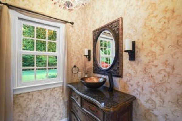 27 Sibley Road, Sutton, MA 01590