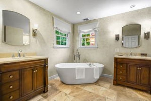 27 Sibley Road, Sutton, MA 01590