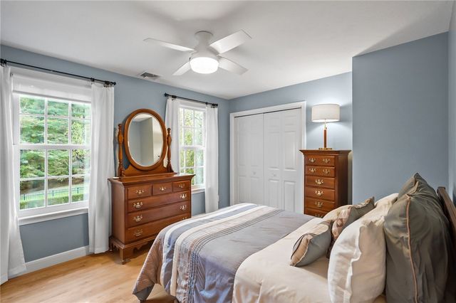 27 Sibley Road, Sutton, MA 01590