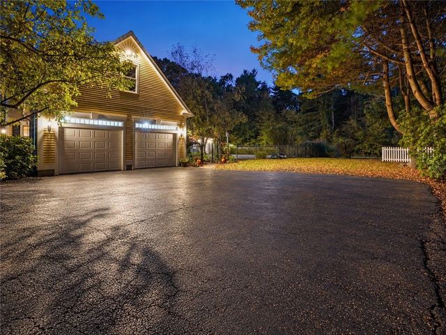 27 Sibley Road, Sutton, MA 01590