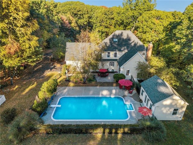 27 Sibley Road, Sutton, MA 01590