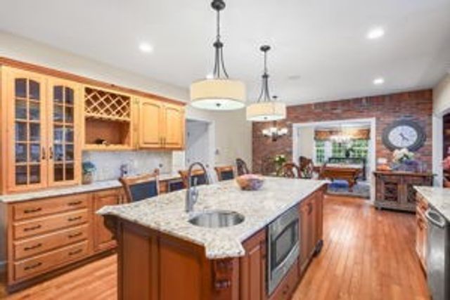 27 Sibley Road, Sutton, MA 01590