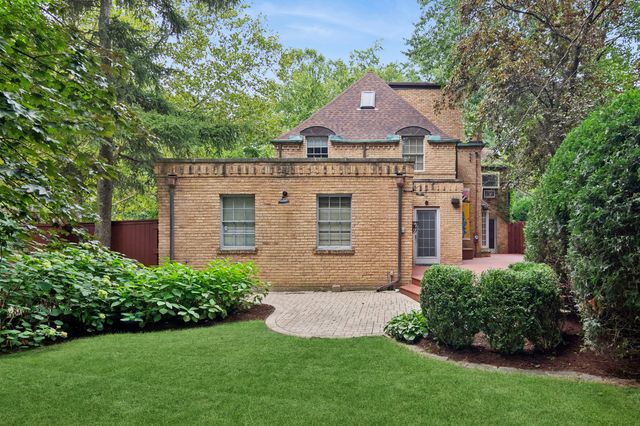 6755 N Jean Avenue, Chicago, IL 60646