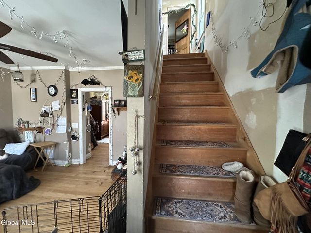 6 Hempton Street, Amsterdam, NY 12010