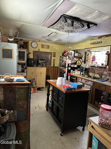 6 Hempton Street, Amsterdam, NY 12010