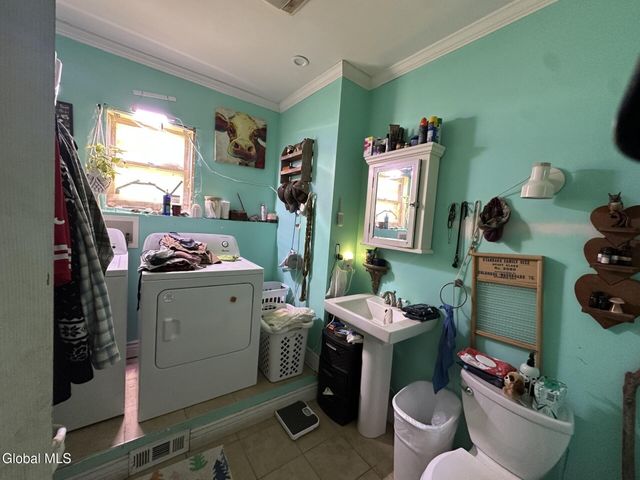 6 Hempton Street, Amsterdam, NY 12010