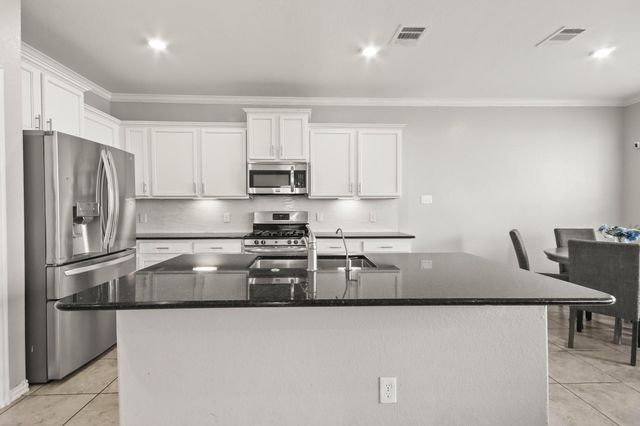 702 S Galley Drive, Crosby, TX 77532