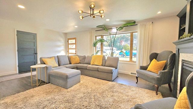 1231 SPRUCE DRIVE, Plover, WI 54467