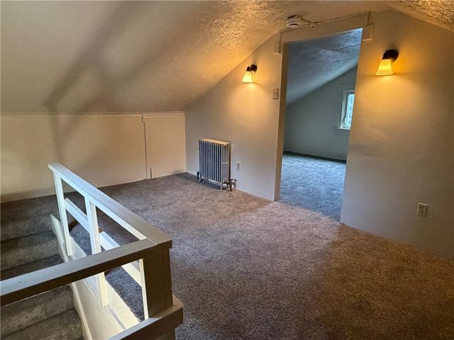 1706 Rhine St, Pittsburgh, PA 15212