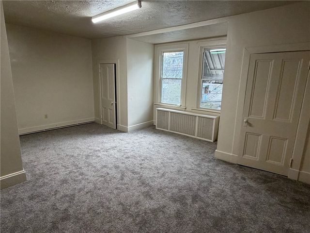 1706 Rhine St, Pittsburgh, PA 15212