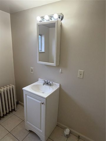 1706 Rhine St, Pittsburgh, PA 15212