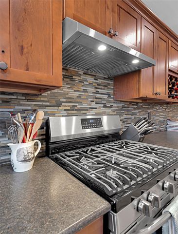 706 Krueger Street, Clifton, TX 76634