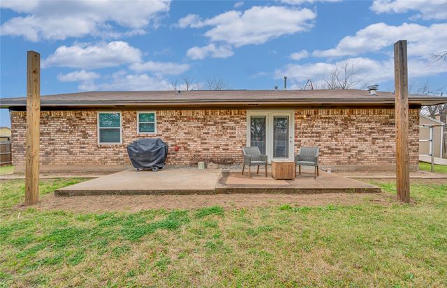 706 Krueger Street, Clifton, TX 76634