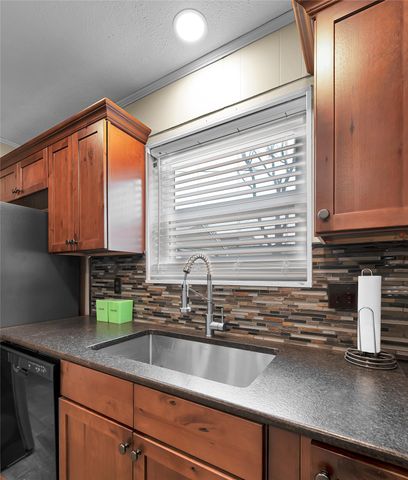 706 Krueger Street, Clifton, TX 76634