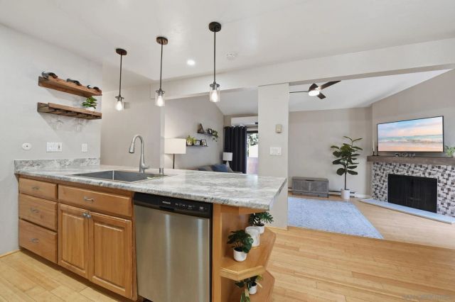 13768 Ruette Le Parc C, Del Mar, CA 92014
