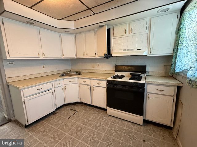 1817 E AIRDRIE ST, Philadelphia, PA 19124