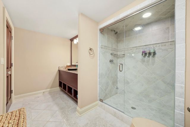 80 Geneva Court, Inverness, IL 60010