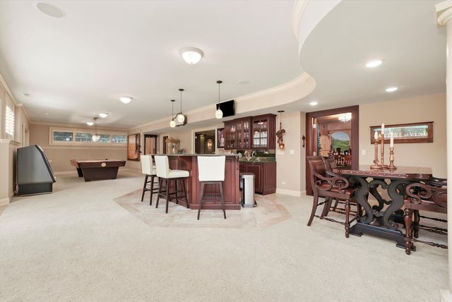 80 Geneva Court, Inverness, IL 60010