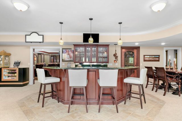 80 Geneva Court, Inverness, IL 60010