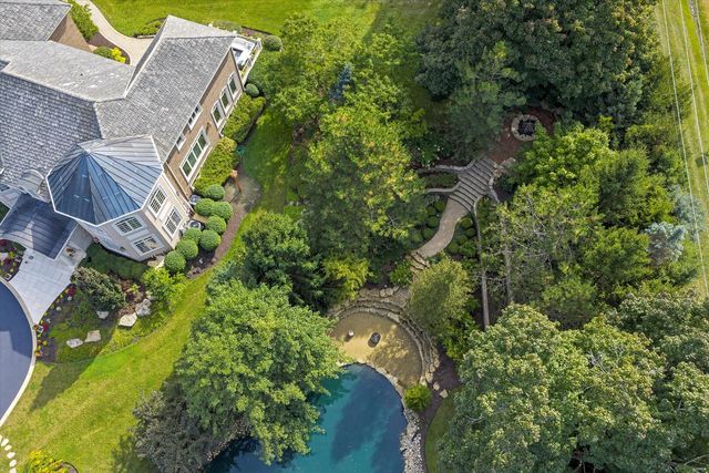 80 Geneva Court, Inverness, IL 60010