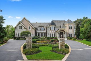 80 Geneva Court, Inverness, IL 60010