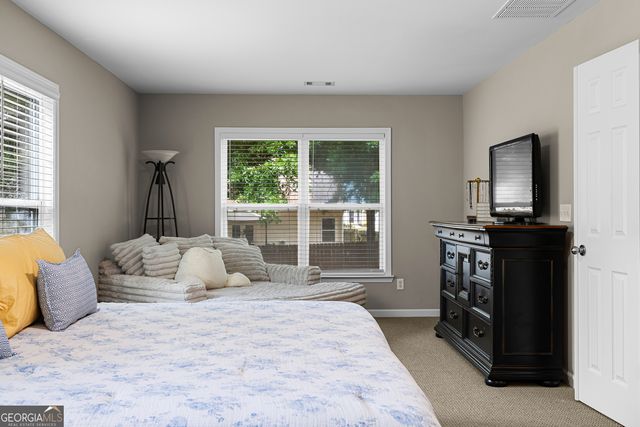 77 Lakeshore Parkway, Newnan, GA 30263