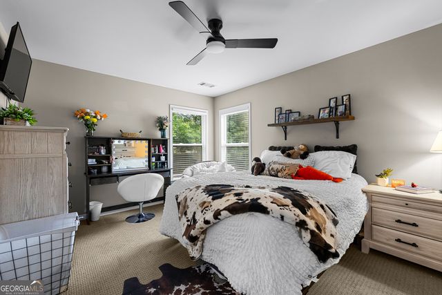 77 Lakeshore Parkway, Newnan, GA 30263