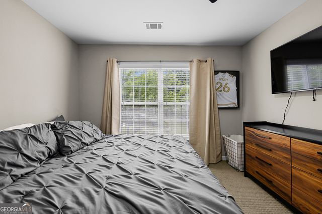 77 Lakeshore Parkway, Newnan, GA 30263