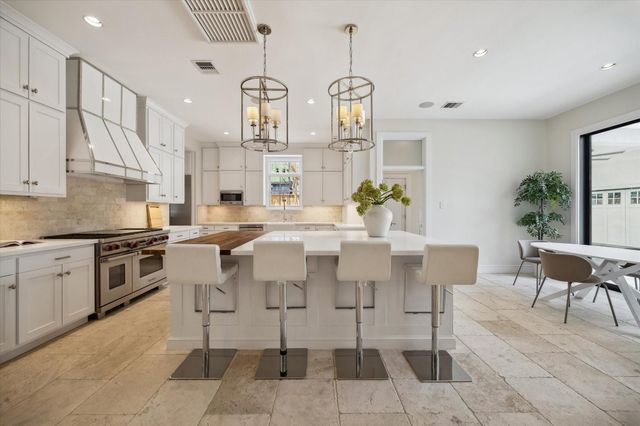 3738 Wickersham Ln, Houston, TX 77027