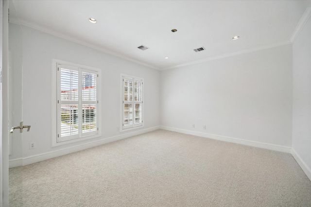 3738 Wickersham Ln, Houston, TX 77027