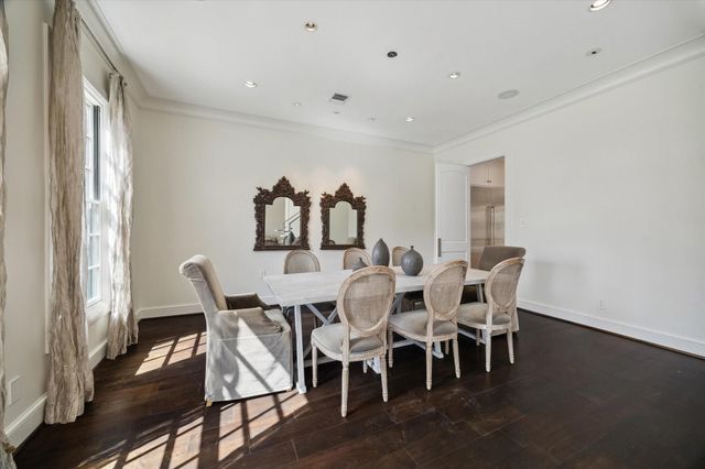 3738 Wickersham Ln, Houston, TX 77027