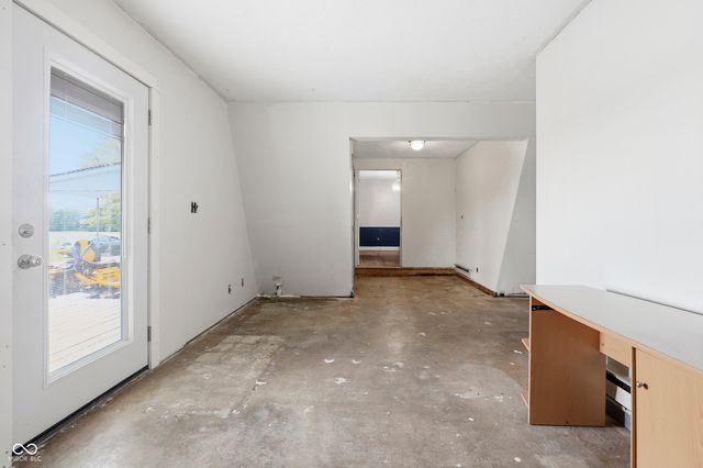 28615 N State Road 19, Atlanta, IN 46031