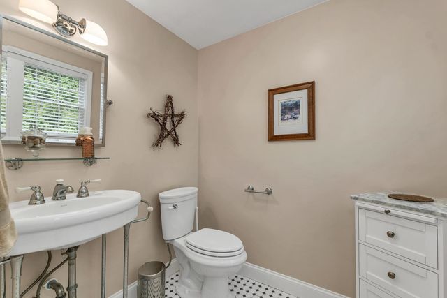 15 Cambridge Road, Hampstead, NH 03841