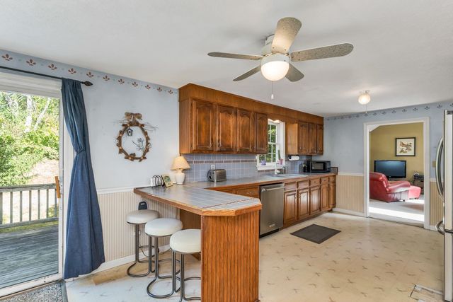 15 Cambridge Road, Hampstead, NH 03841