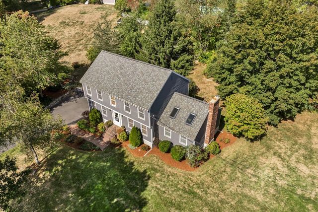 15 Cambridge Road, Hampstead, NH 03841