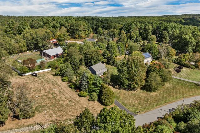 15 Cambridge Road, Hampstead, NH 03841
