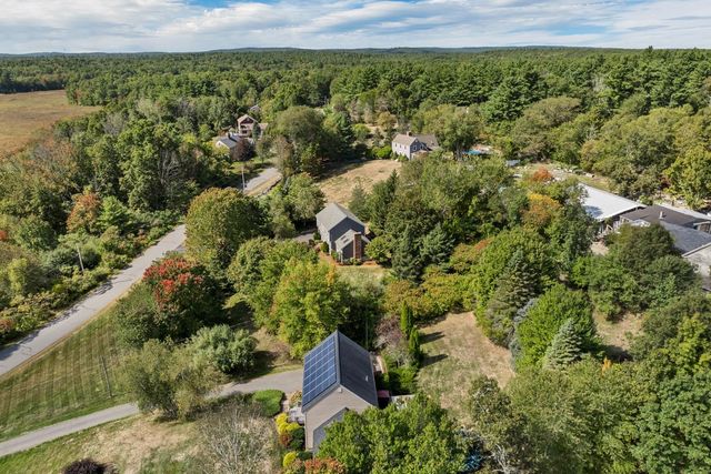15 Cambridge Road, Hampstead, NH 03841