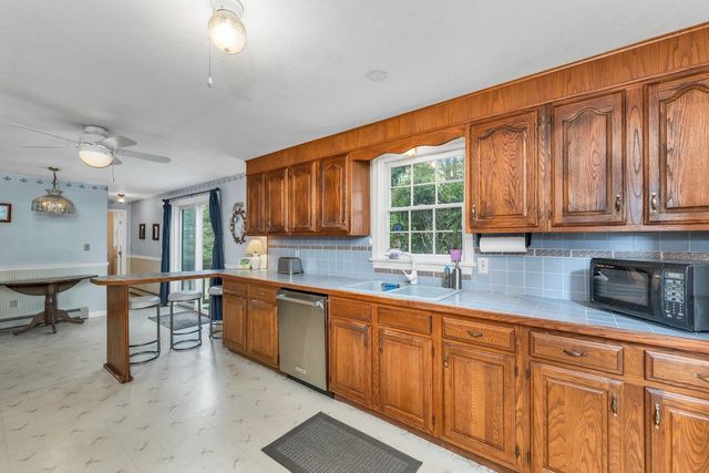15 Cambridge Road, Hampstead, NH 03841