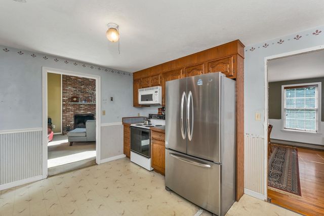 15 Cambridge Road, Hampstead, NH 03841