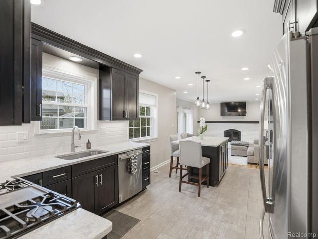 42902 Saxony Road, Canton Charter Township, MI 48187