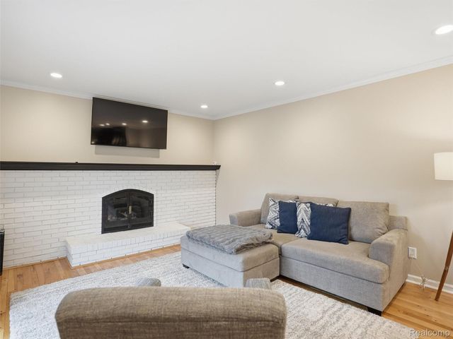 42902 Saxony Road, Canton Charter Township, MI 48187