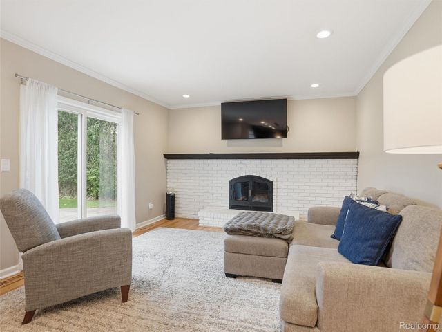 42902 Saxony Road, Canton Charter Township, MI 48187