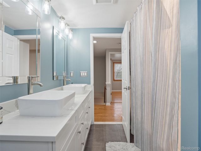 42902 Saxony Road, Canton Charter Township, MI 48187