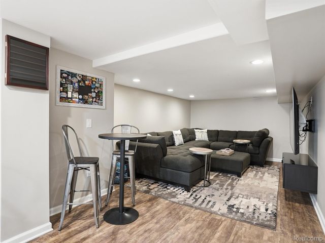 42902 Saxony Road, Canton Charter Township, MI 48187