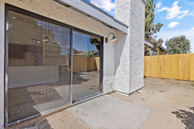 645 E Harold Avenue, Visalia, CA 93292