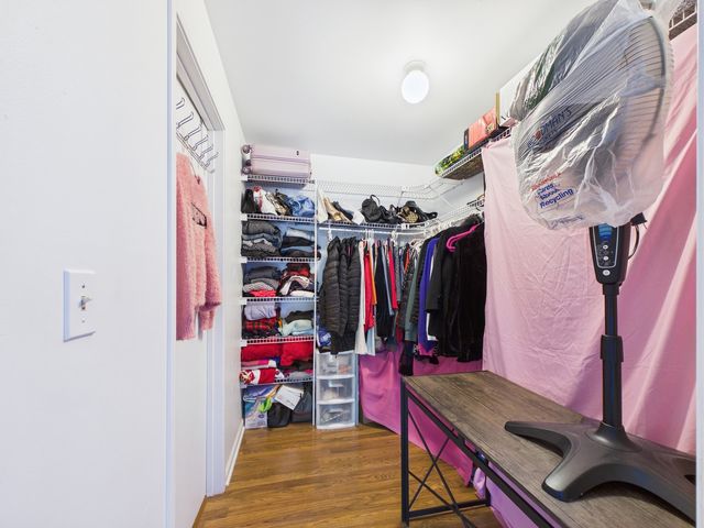 820 N Lakeside Drive 2C, Vernon Hills, IL 60061