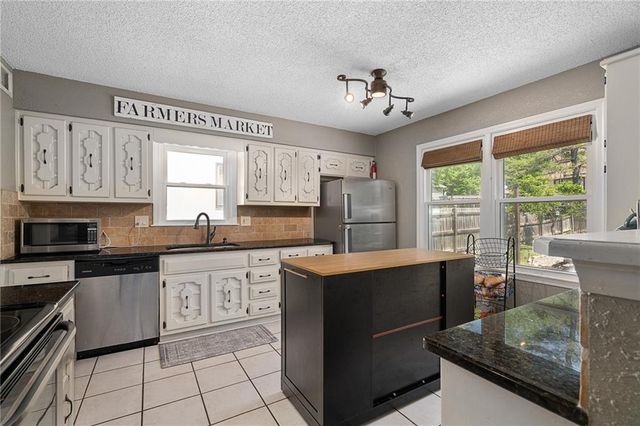 12727 Oakland Avenue, Grandview, MO 64030