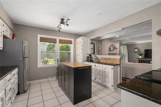 12727 Oakland Avenue, Grandview, MO 64030