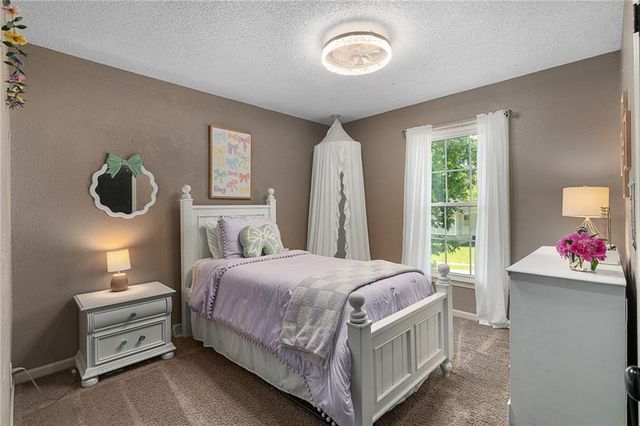 12727 Oakland Avenue, Grandview, MO 64030