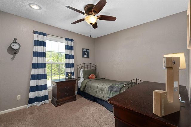 12727 Oakland Avenue, Grandview, MO 64030
